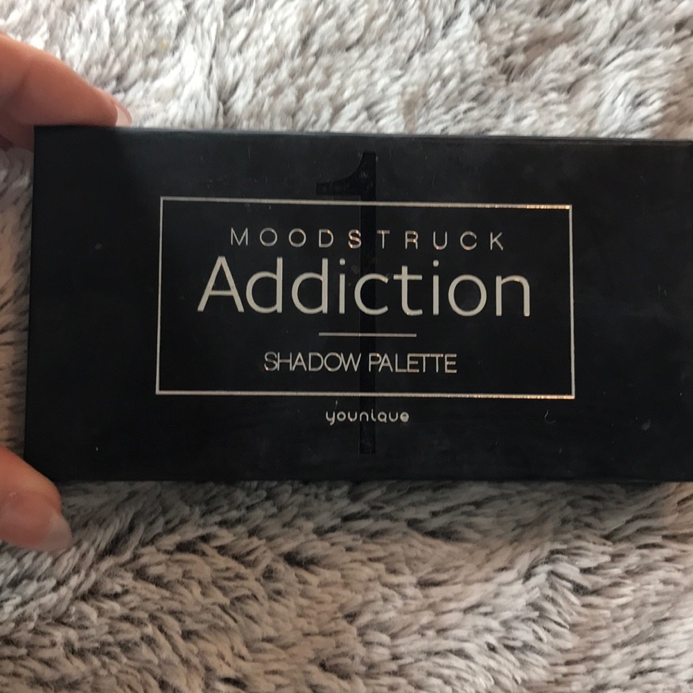 Eyeshadow palette